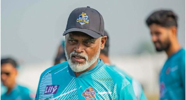 BPL තරගයකට පෙර පුහුණුකරුවෙක් මරුට